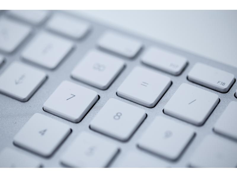 LMP Tastatur KB-1243 Silber, CH-Layout mit Ziffernblock