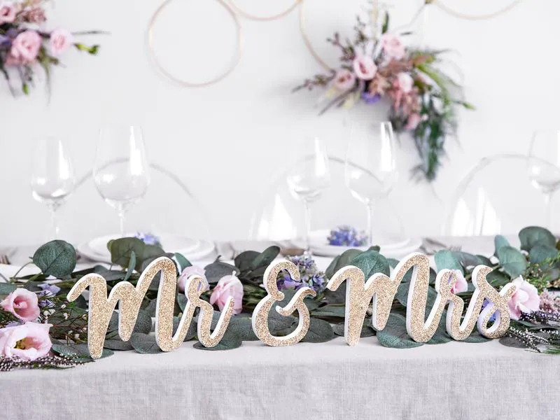 Partydeco Partyaccessoire Holzschrift Mr &amp; Mrs 50 x 10 cm, Gold
