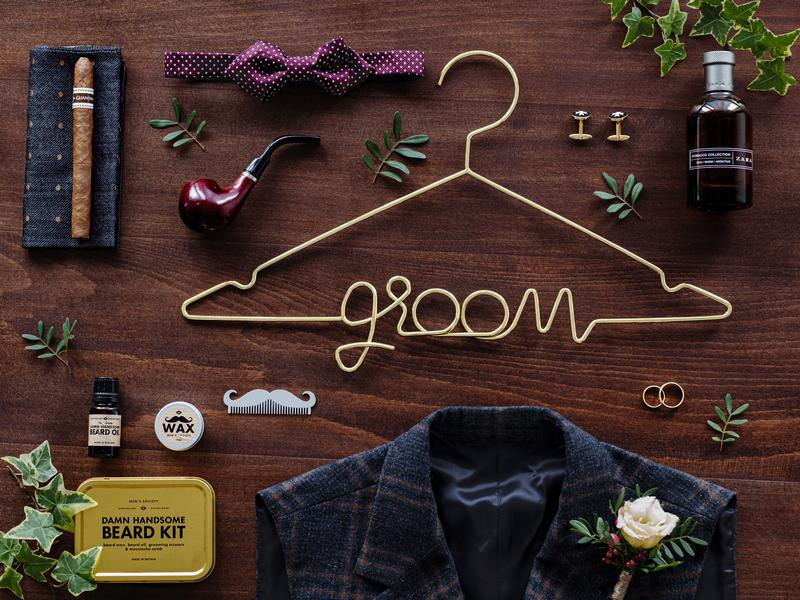 Partydeco Partyaccessoire Kleiderbügel Groom 45 x 27 cm, Gold