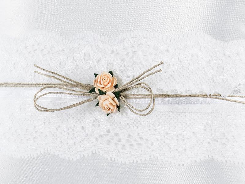 Partydeco Partyaccessoire Ringkissen mit Spitze und Rose Weiss/Rosa