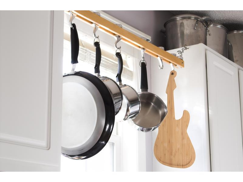 Kikkerland Schneidebrett Gitarre aus Bambus 22 cm x 49 cm