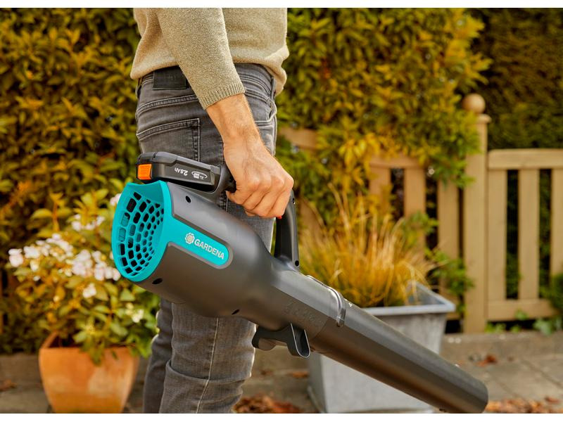 Gardena Akku-Bläser PowerJet 18 V P4A Set
