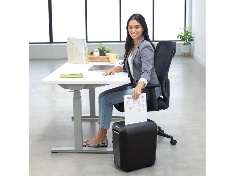 Fellowes Aktenvernichter Powershred LX65 P-4, 10 Seiten