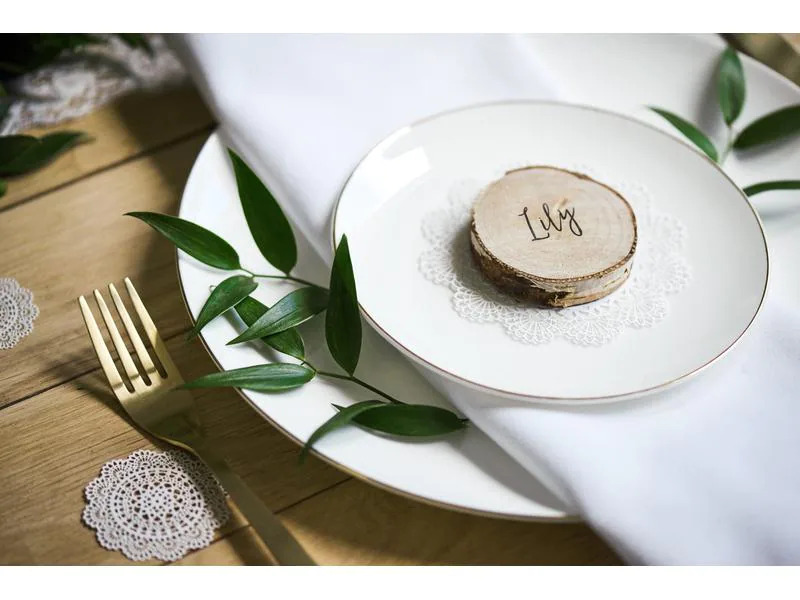 Partydeco Tischkarte Holzscheibe Ø 4.5-6.5 cm H: 1 cm, 20 Stück, Braun