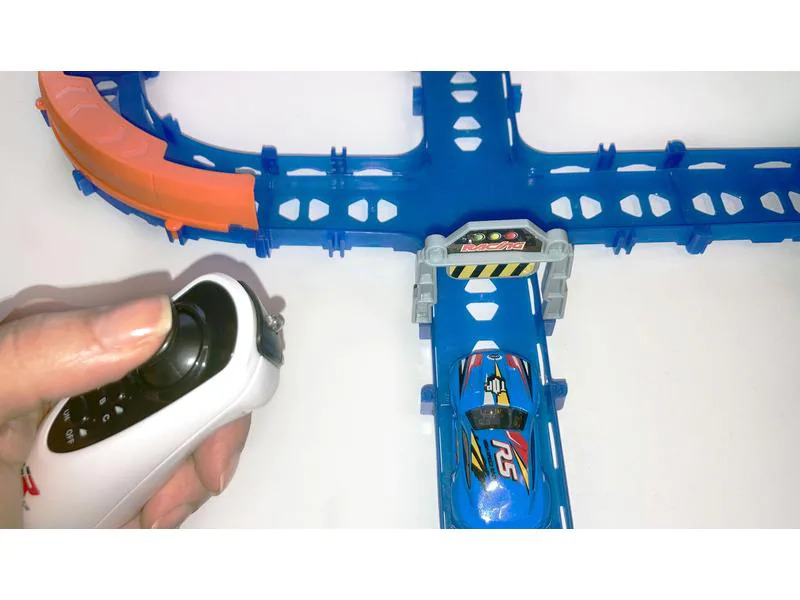 Amewi Magic Traxx Glow Rennbahn 113-teilig mit 2 Autos