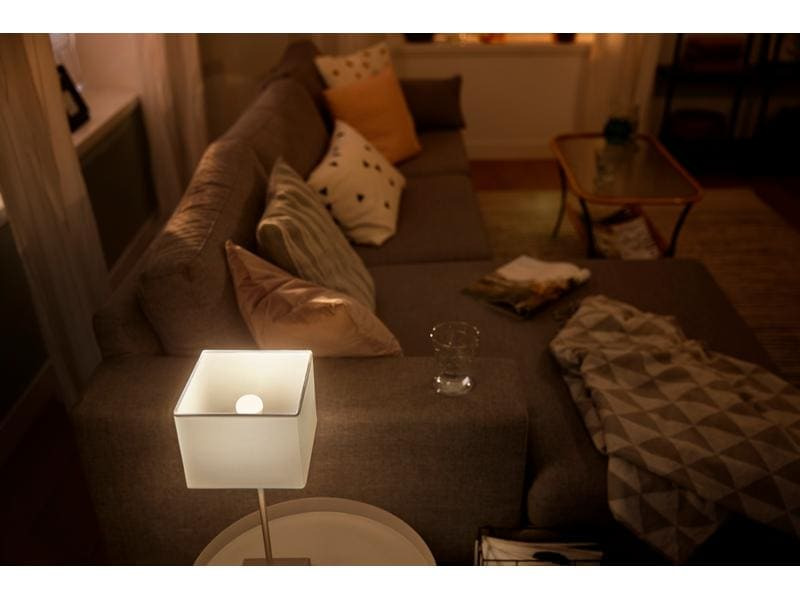 Philips Hue Leuchtmittel White, 5.7 W, E14, Luster, Bluetooth
