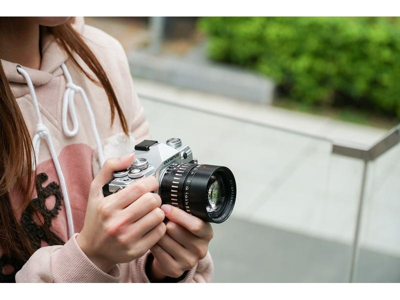 TTArtisan Festbrennweite APS-C 50 mm F0.95 – Canon RF