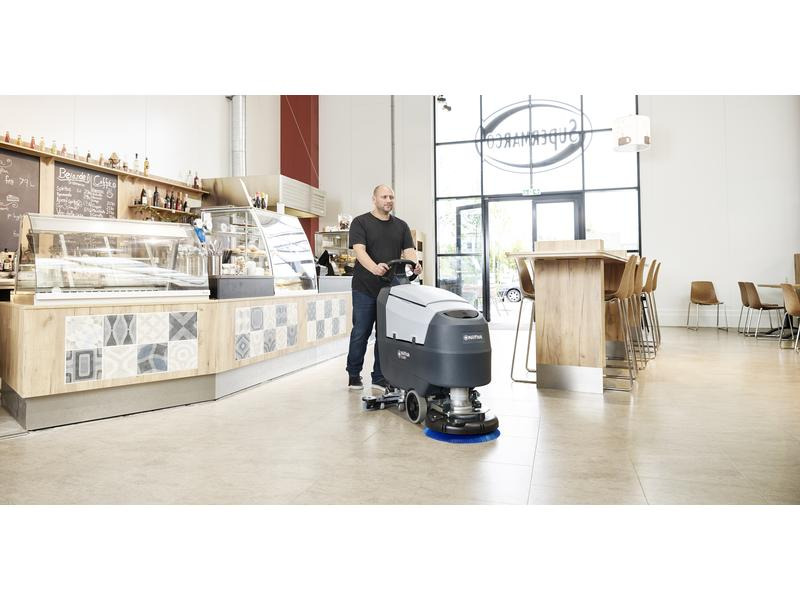 Nilfisk Akku-Scheuersaugmaschine SC401 43 BD
