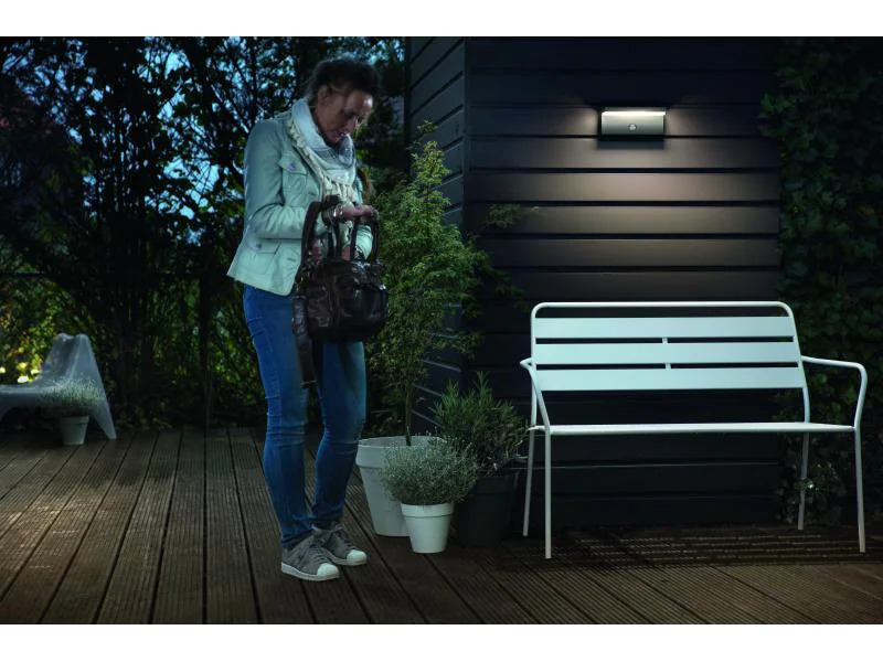 Philips Wandleuchte myGarden Bustan 2700K mit Bewegungssensor