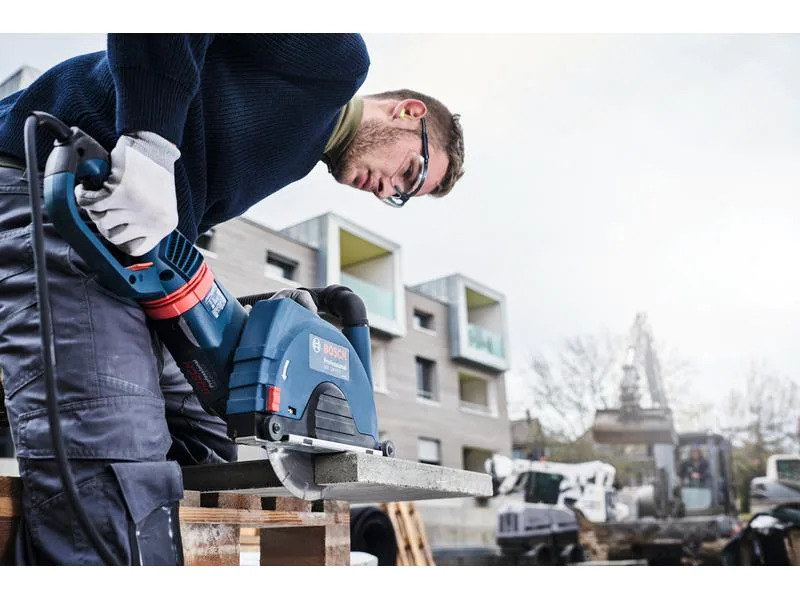 Bosch Professional Diamanttrennscheibe Standard for Concrete, 23 cm x 2.3 mm