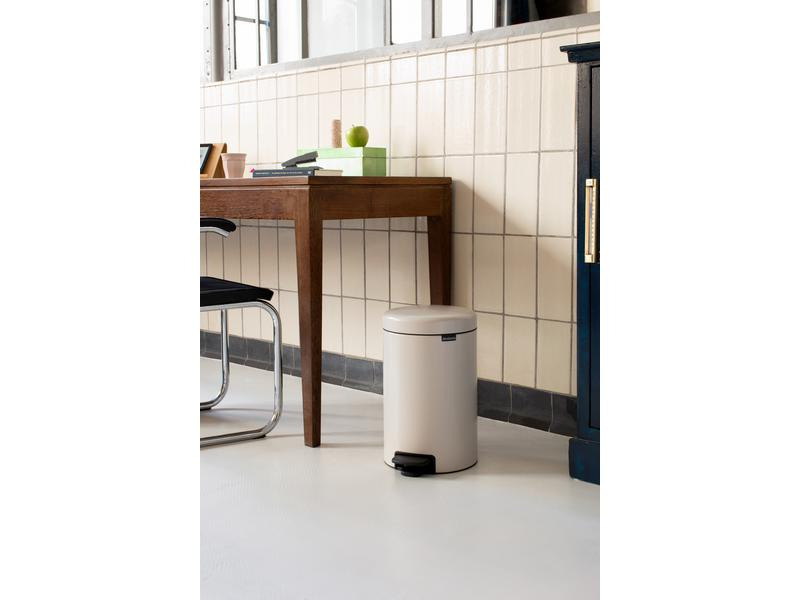 Brabantia Treteimer NewIcon 12 l, Soft Beige