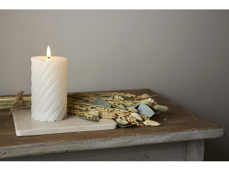 Star Trading LED-Kerze Pillar Flamme Swirl, Ø 7.5 cm x 150 mm, Weiss
