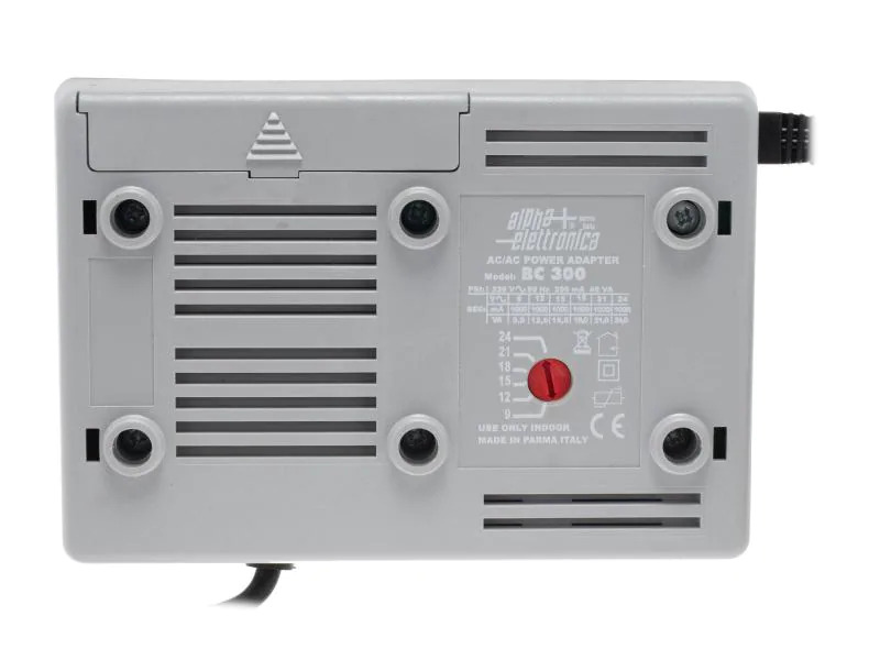 Alpha Elettronica Tischnetzgerät  12 V 15 V 18 V 21 V 24 V