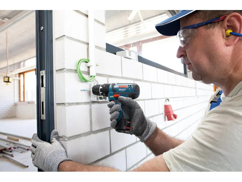 Bosch Professional Akku-Schlagbohrschrauber GSB 12V-15 + L-Boxx Clic&amp;go Solo