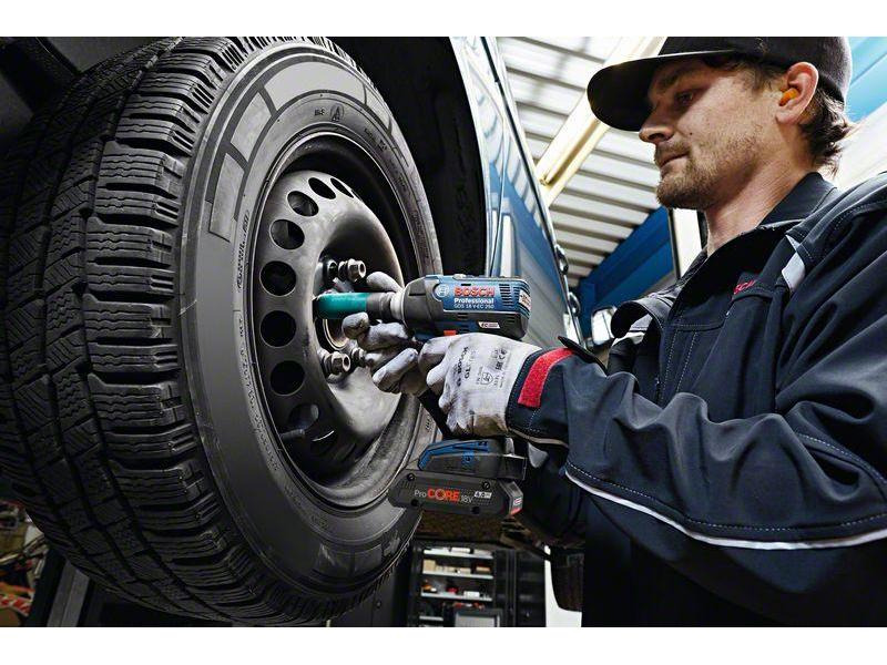Bosch Professional Akku und Ladegerät 18V 4.0 Ah + GAL 18V-40