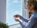 tesa Doppelseitige Klebepads für transparente Flächen