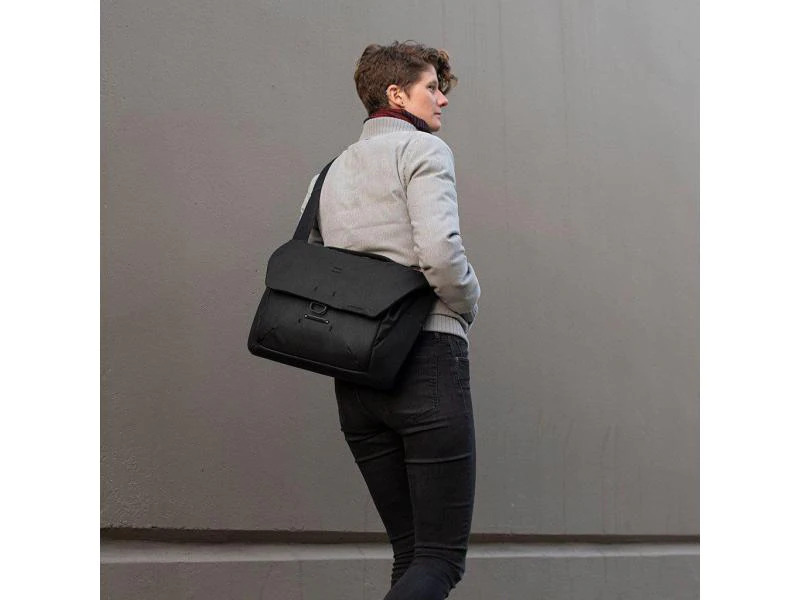 Peak Design Kamera-Tasche Everyday Messenger 13L v2 Schwarz