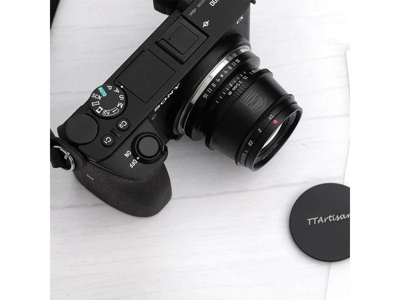 TTArtisan Festbrennweite APS-C 35mm F/1.4 – Canon RF