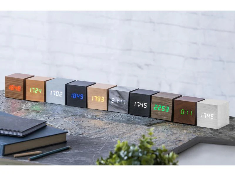 Gingko Digitalwecker Cube Click Clock Silber