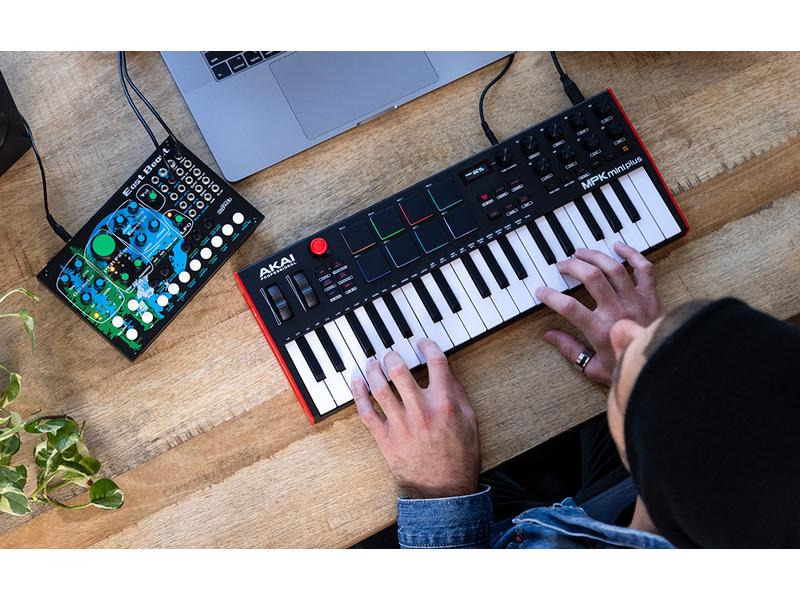 Akai Keyboard Controller MPK Mini Plus
