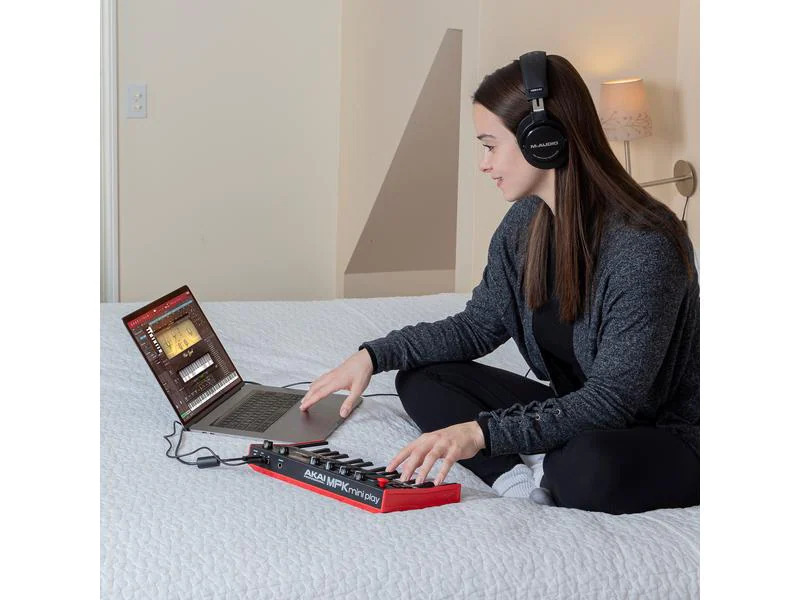 Akai Keyboard Controller MPK Mini Play MK3