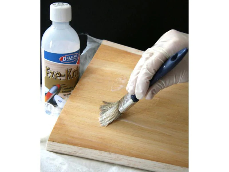 Deluxe Materials Modellbauklebstoff Eze-Kote 500 ml, Transparent