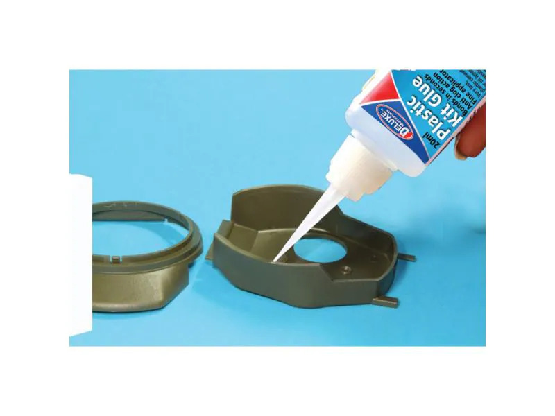 Deluxe Materials Modellbauklebstoff Plastic Kit Glue 20 ml, Transparent
