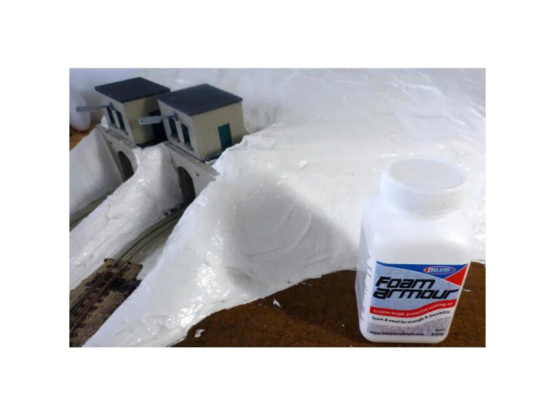 Deluxe Materials Modelliermasse Foam Armour 250 g, Crème