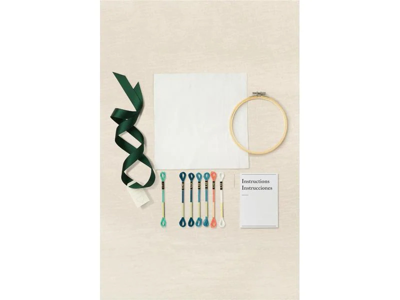 DMC Stickset Gift of Stich Storch und Hase, Ø 15.7 cm