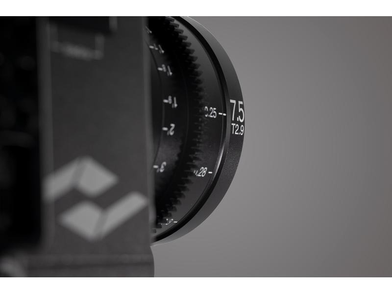 Venus Optic Festbrennweite 7.5 mm T2.9 Zero-D S35 Cine Lens – Canon RF