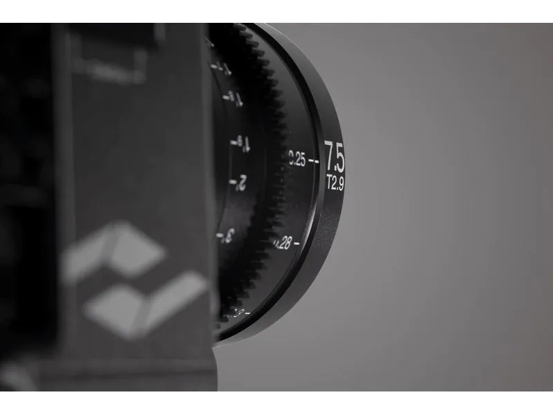 Venus Optic Festbrennweite 7.5 mm T2.9 Zero-D S35 Cine Lens – X-Mount