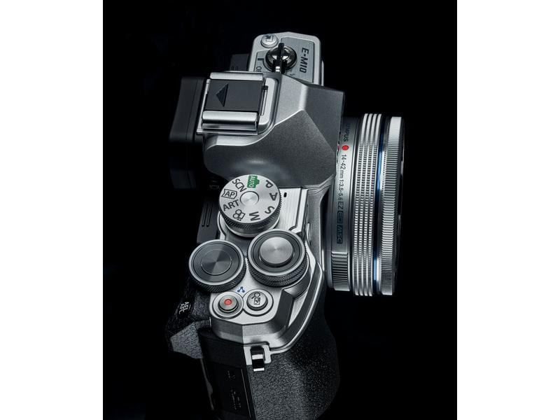 OM-System Fotokamera E-M10 Mark IV Kit 14-42 Silber