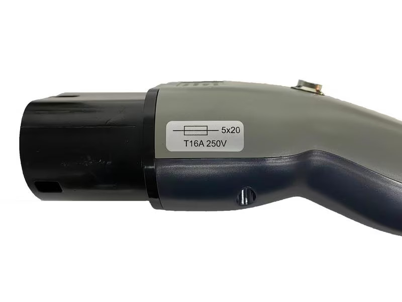 Elektroscout Adapter Typ 2 - CEE16 mit Entriegelung, 230 V, 16A
