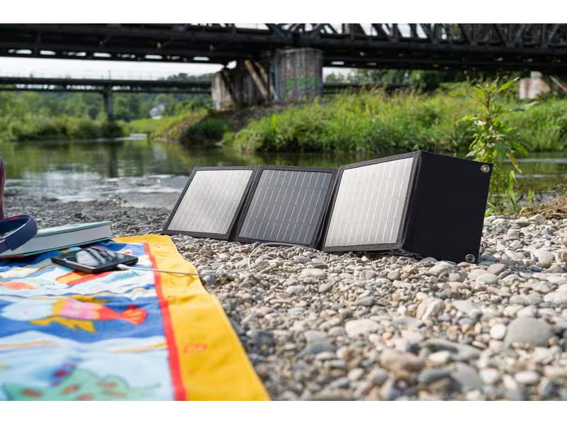Dörr Kamera Solarpanel PB-10000 mAh 21W XL mit Powerbank