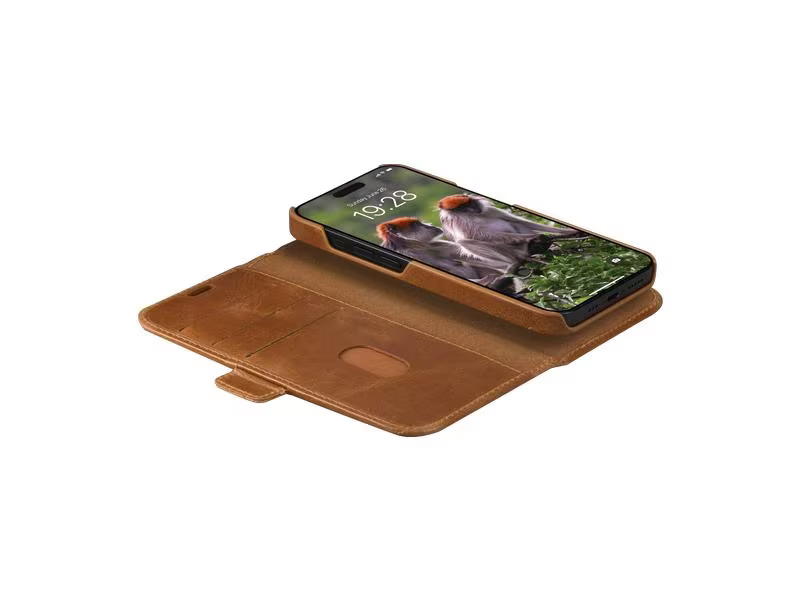dbramante1928 Book Cover Lynge iPhone 15 Plus Braun