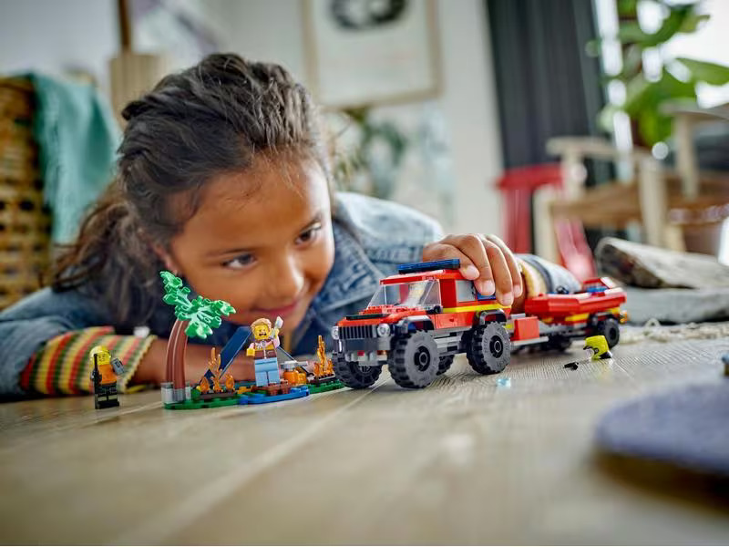 LEGO® City Feuerwehrgeländewagen mit Rettungsboot 60412