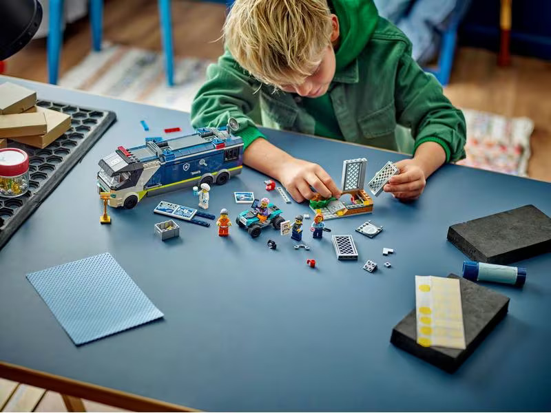 LEGO® City Polizeitruck mit Labor 60418
