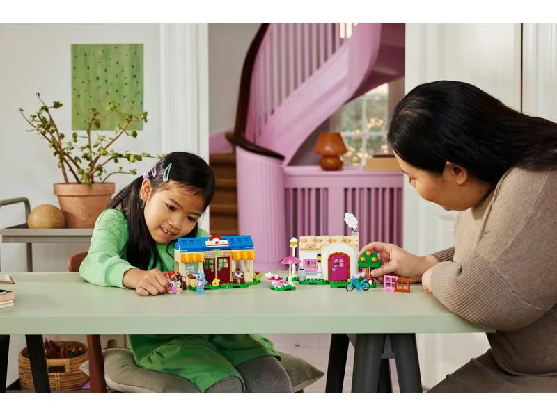 LEGO® Animal Crossing Nooks Laden und Sophies Haus 77050
