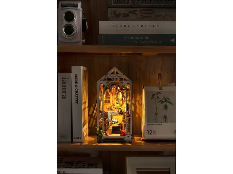 RoboTime Bausatz Book Nook Garden House