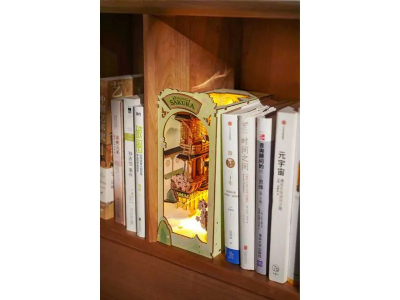 RoboTime Bausatz Book Nook Falling Sakura