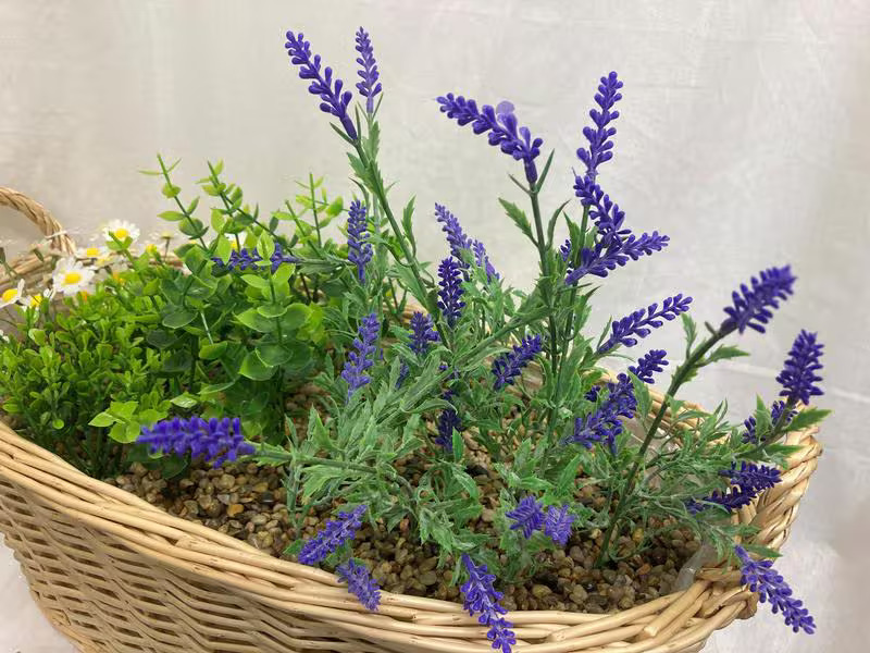 Dameco Kunstblume Lavendel und Kamille im Korb, 40 x 54 x 24 cm