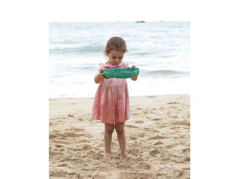 Hape Sand- und Wasser-Spielzeug Raumkreuzer