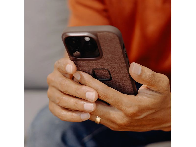 Peak Design Everyday Case iPhone 15 Plus Holzkohle