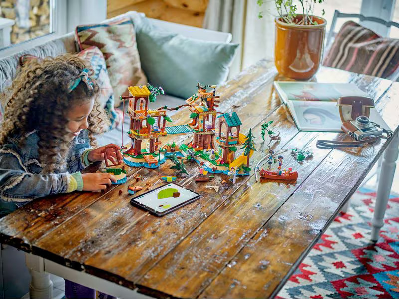 LEGO® Friends Baumhaus im Abenteuercamp 42631