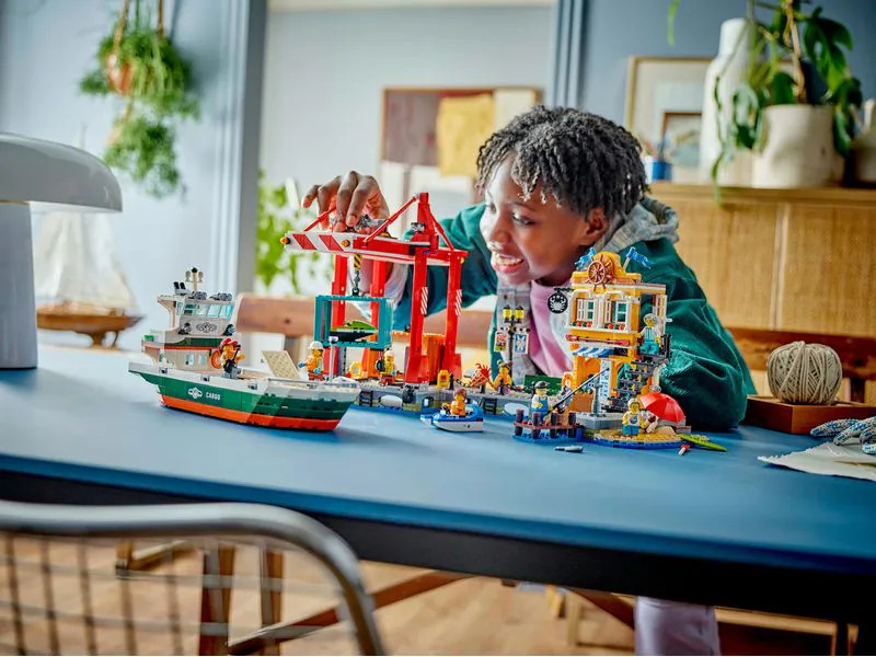 LEGO® City Hafen mit Frachtschiff 60422