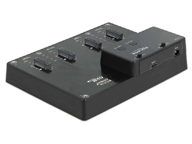 Delock USB-C - 4x M.2 NVMe