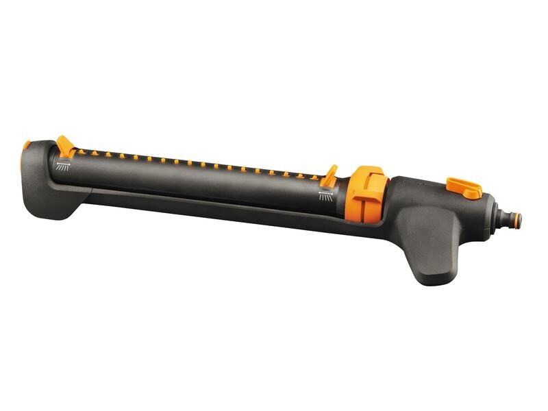 Fiskars Oszillierender Sprinkler mit Metallfuss