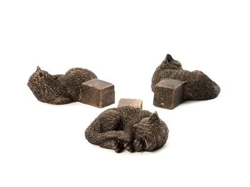 [90277424 1482136] Jardinopia Pflanzentopffüsse Potty Feet Schlafende Katze, 3er Set